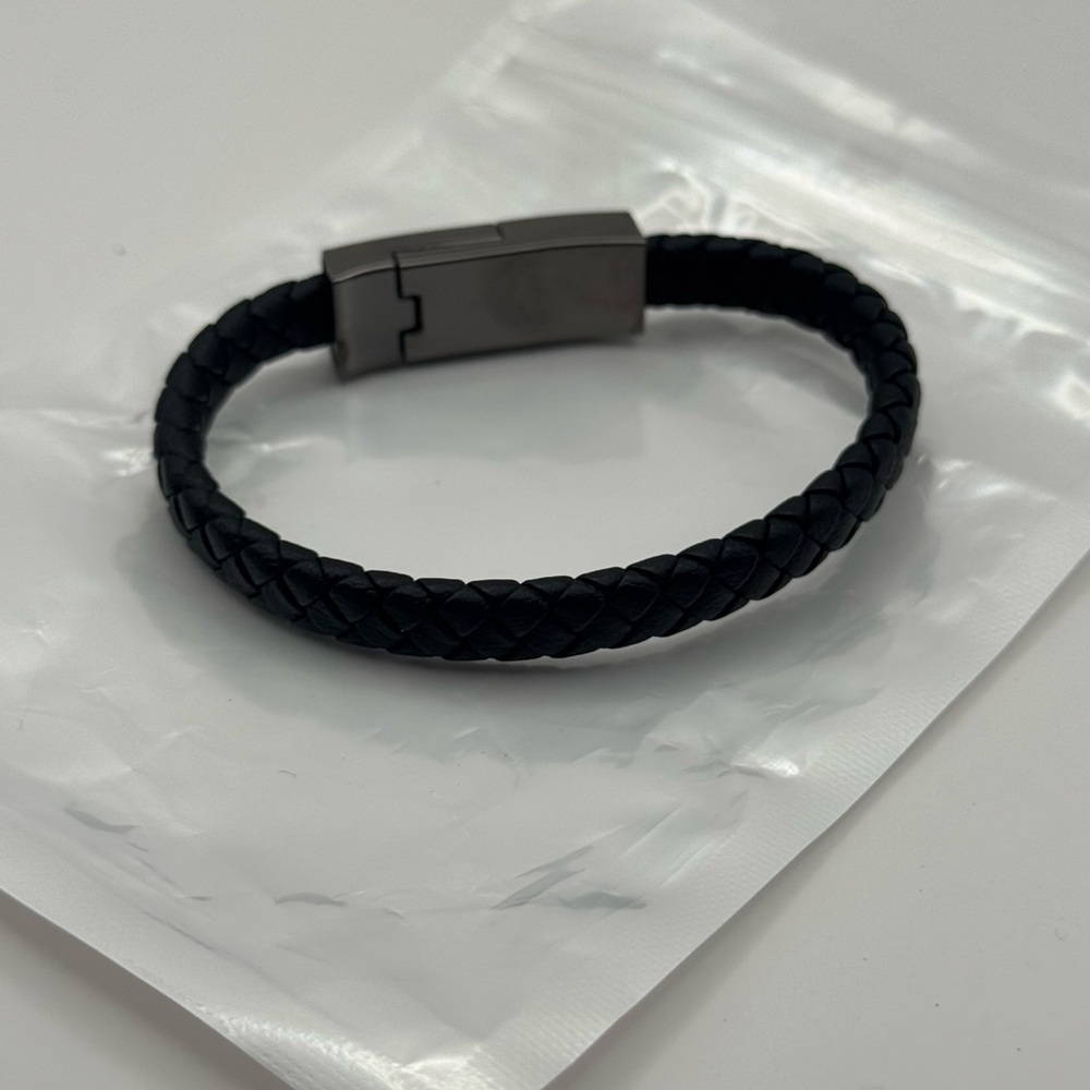 Elegant Black Braided Bracelet Charging Cable USB A to C